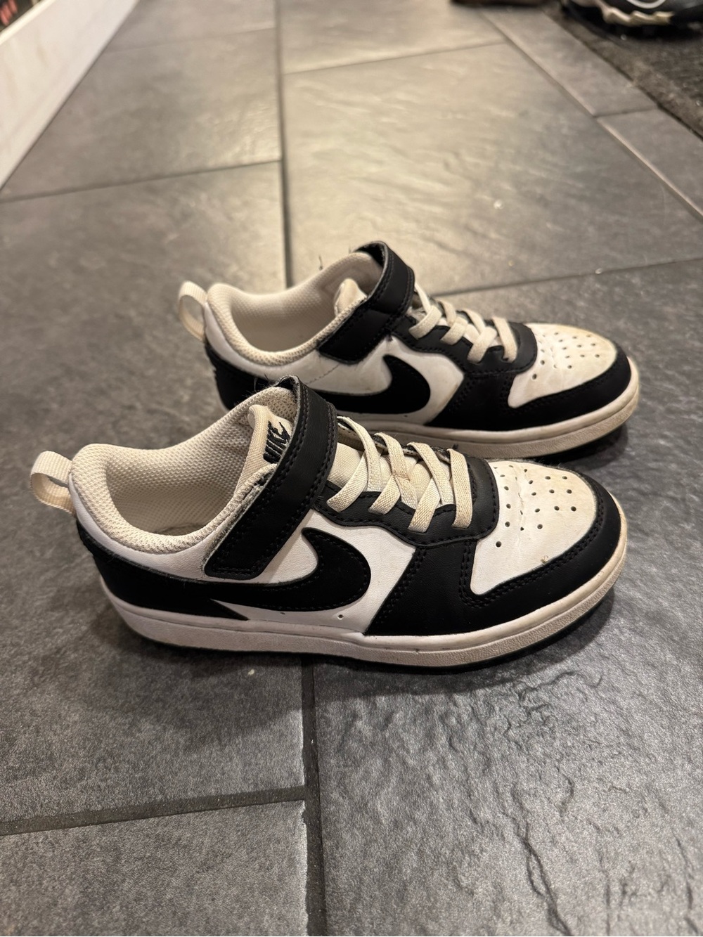 Nike Kids Court Borough Low in Black & White